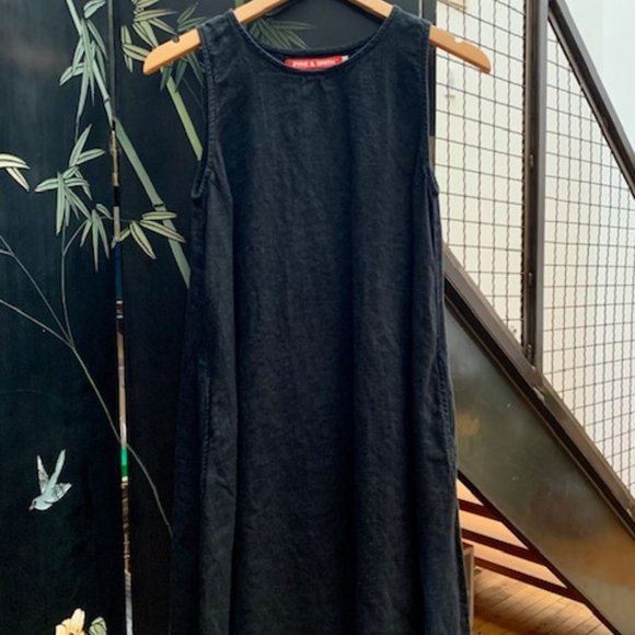 Pyne and Smith Black Linen Swingy Dress - Picture 3 of 3